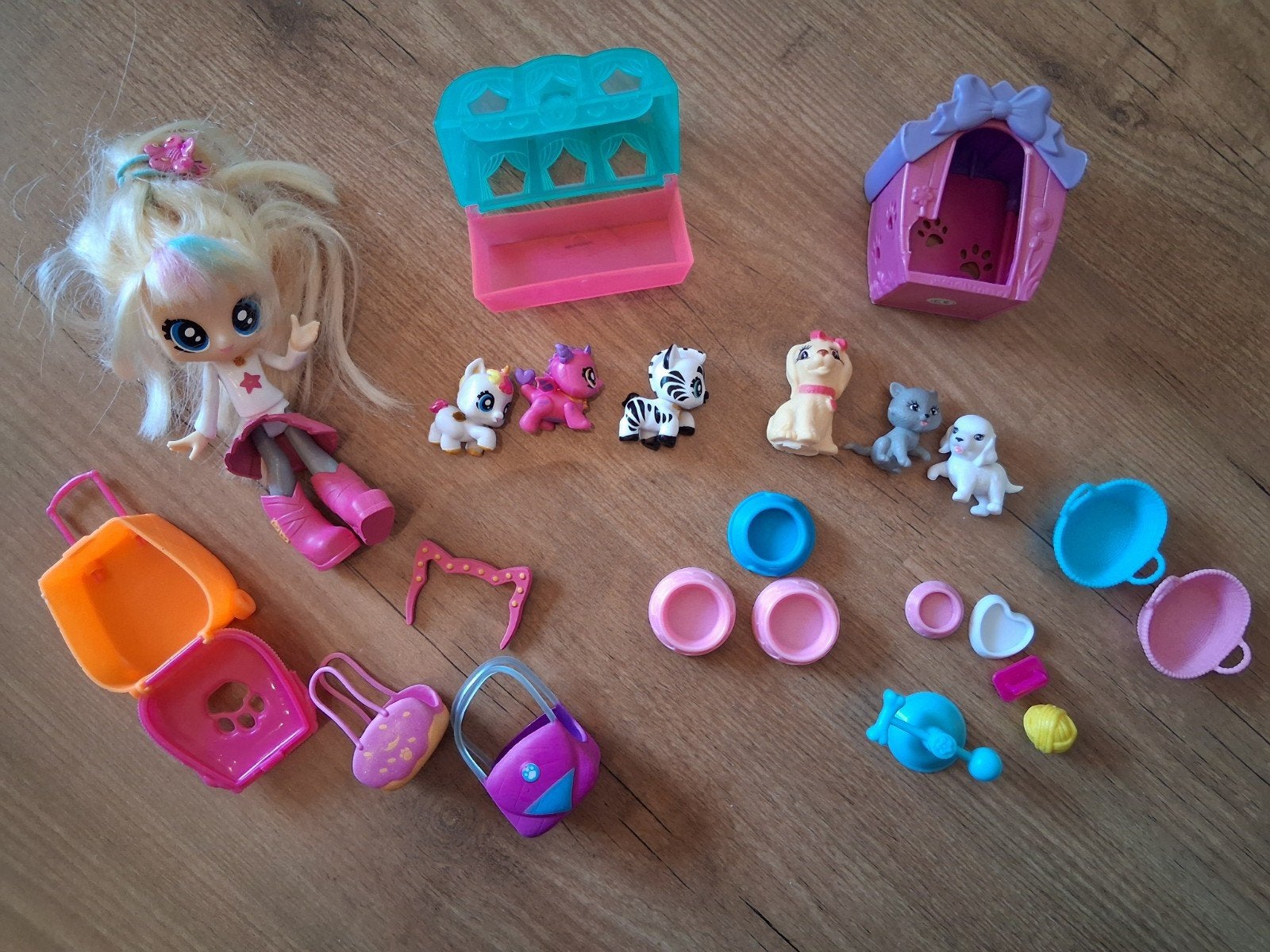 Poppen en dieren speelset met accessoires, Ophalen of Verzenden, Gebruikt, Meisje