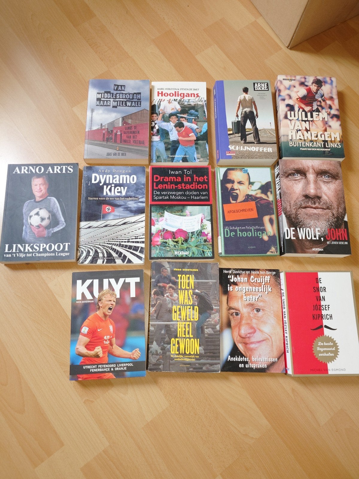 Voetbalboeken collectie - Diverse titels, Ophalen of Verzenden, Gelezen, Diverse auteurs, Balsport