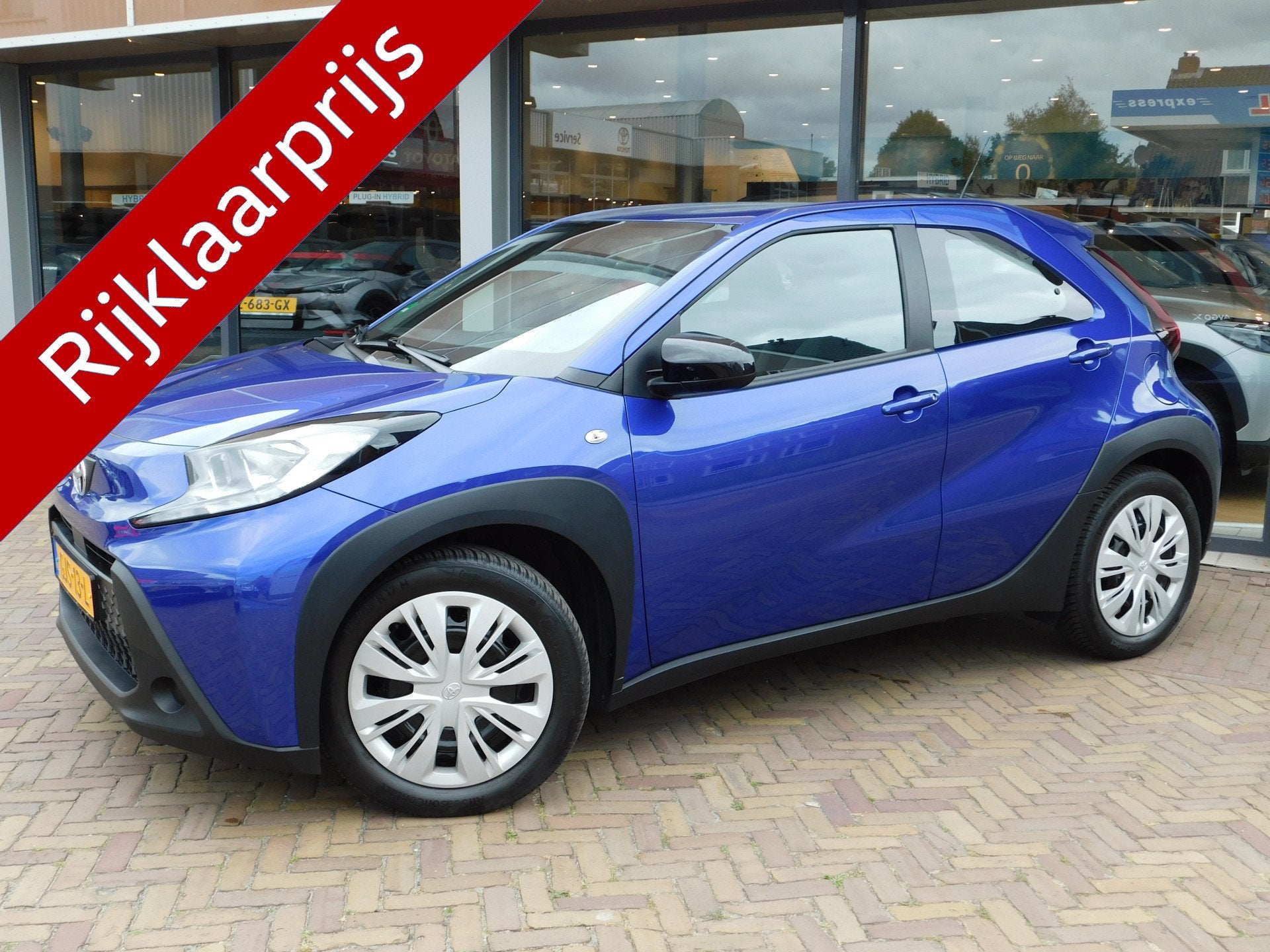 Toyota Aygo X 1.0 VVT-i MT Play (bj 2024), Auto's, Gebruikt, Euro 6, 920 kg, Origineel Nederlands