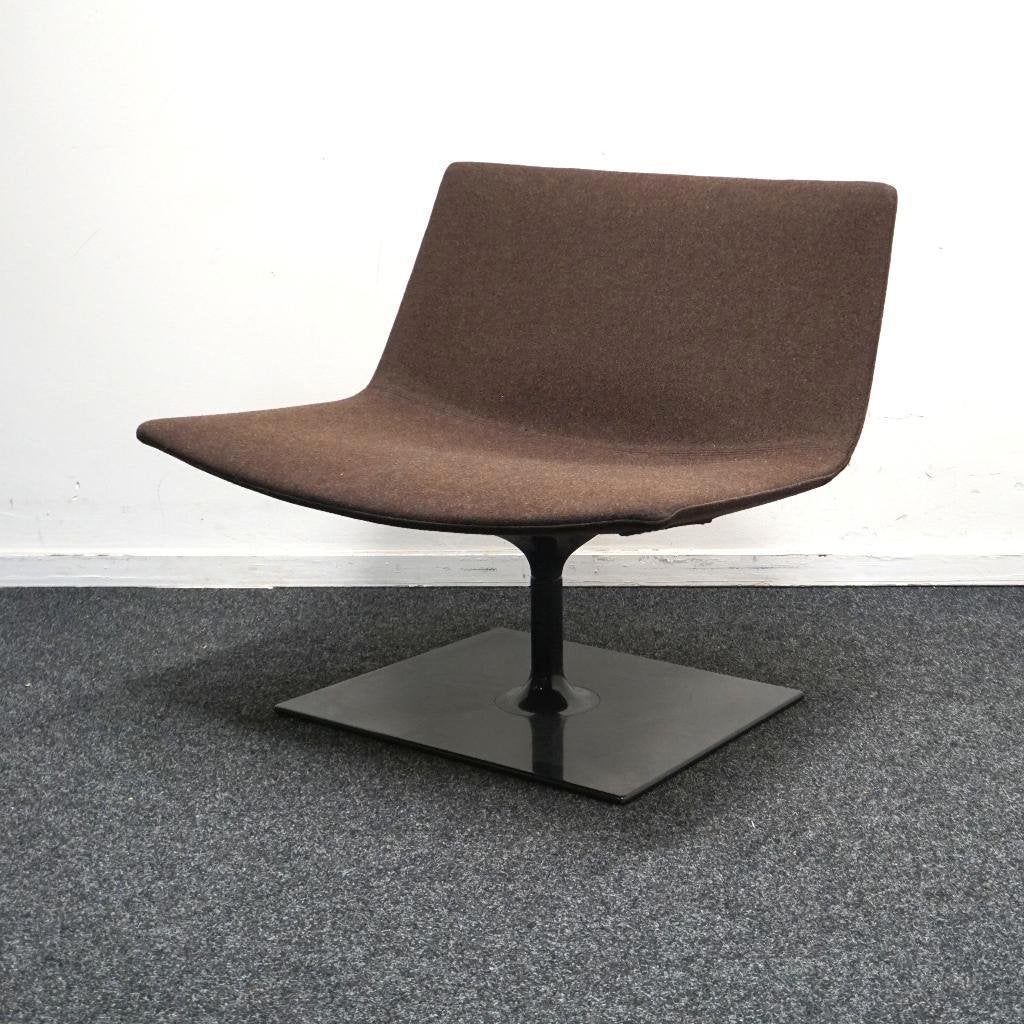 Arper Catifa 80 Design Fauteuils | Bruin | Design Stoelen, Huis en Inrichting, Gebruikt, -, Minder dan 75 cm, -