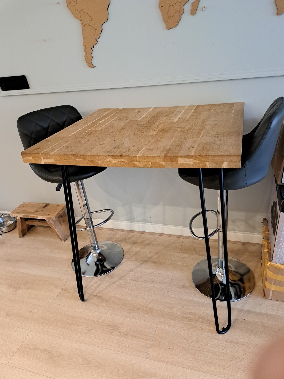 Bar tafel met 2 in hoogte verstelbare barkrukken, Ophalen, Gebruikt, In hoogte verstelbaar, Hout