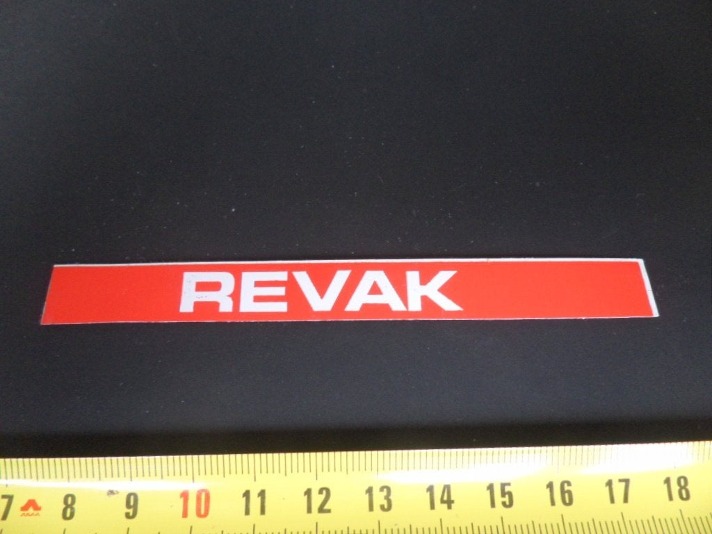 sticker REVAK, Ophalen, Zo goed als nieuw