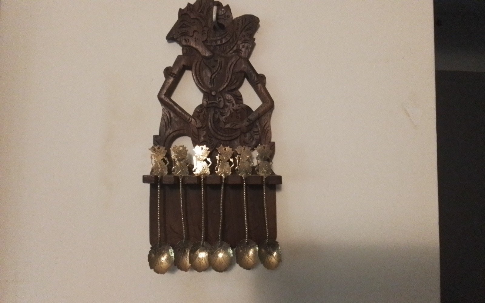 Decoratieve Balinese lepeltjes met uitgesneden houten rekje, Ophalen of Verzenden