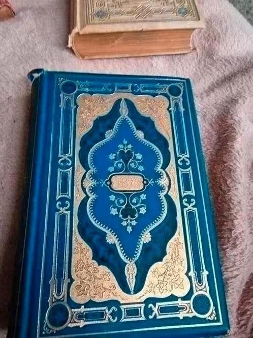 Antiek boekje Castila 1875 - Prachtig blauw met goud, Antiek en Kunst, Antiek | Boeken en Bijbels, Ophalen of Verzenden, Onbekend