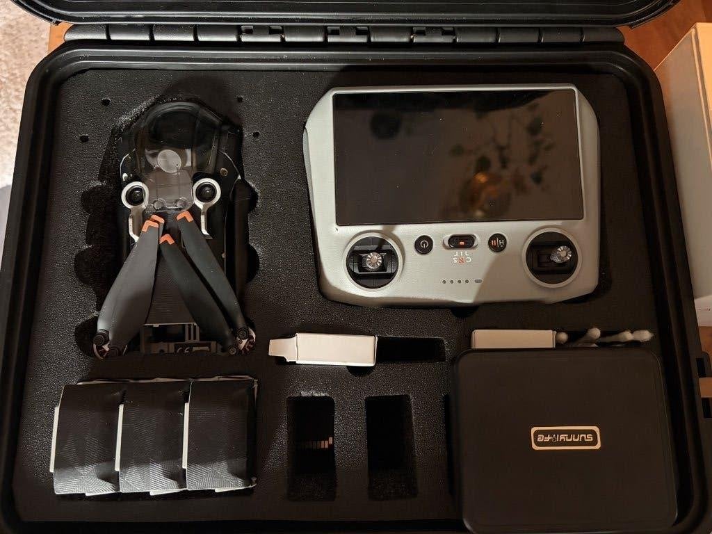DJI Mini 3 Pro Fly More Combo | 3 Accu's | DJI RC, Audio, Tv en Foto, Drones, 30 tot 45 minuten, Ophalen of Verzenden, Zo goed als nieuw
