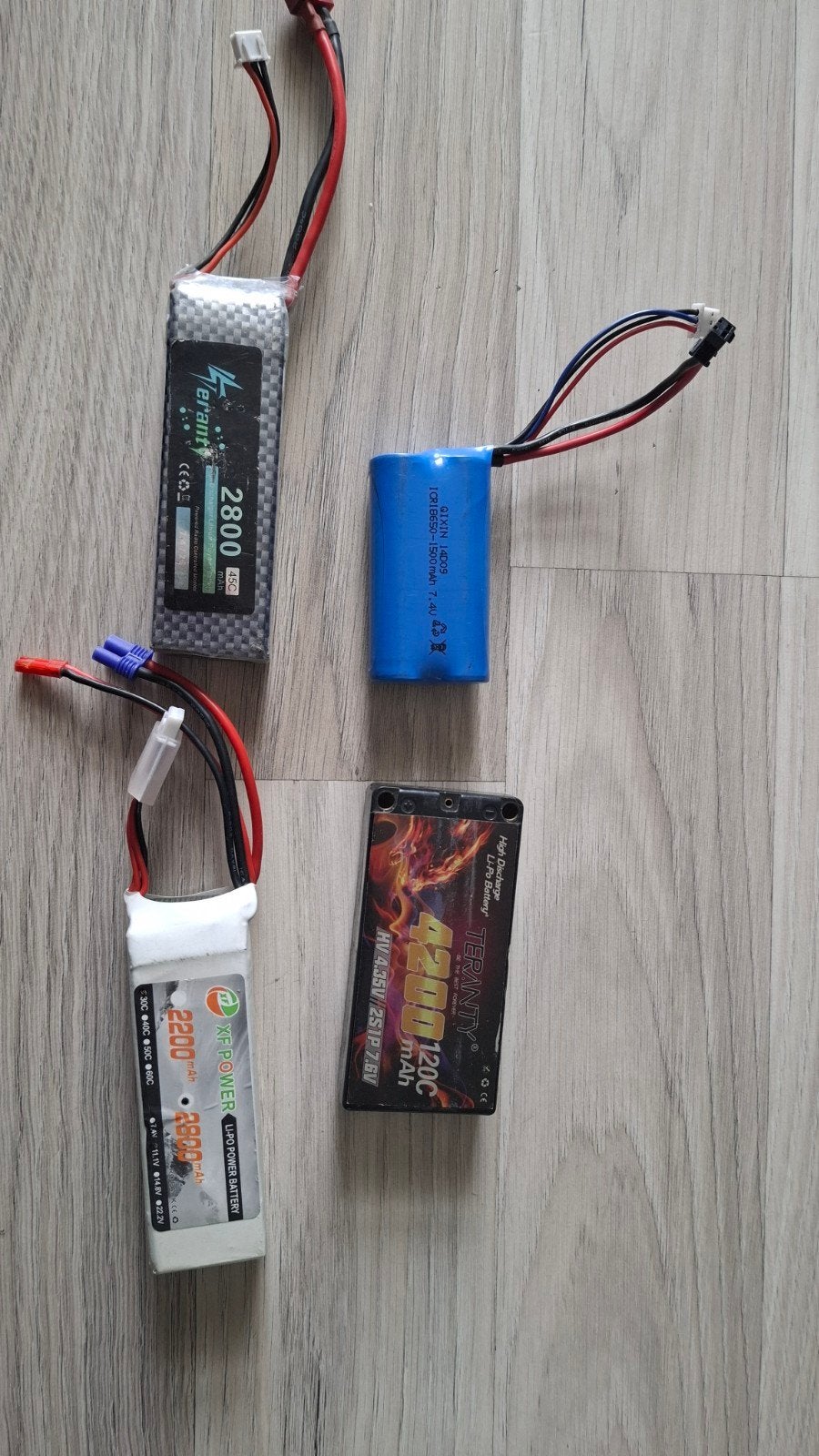 Diverse LIPO accu's voor RC modellen en lader!!, Ophalen, Gebruikt, Oplaadbaar