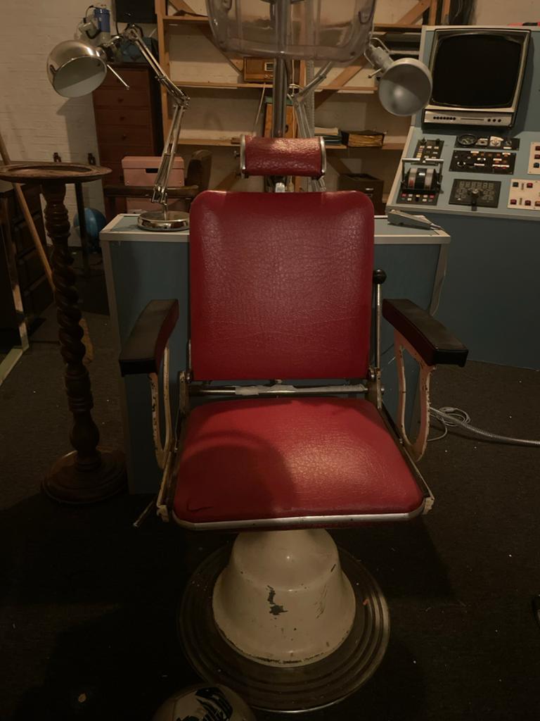 Vintage Kappersstoel / Tandartsstoel - Rood Leer, Ophalen of Verzenden