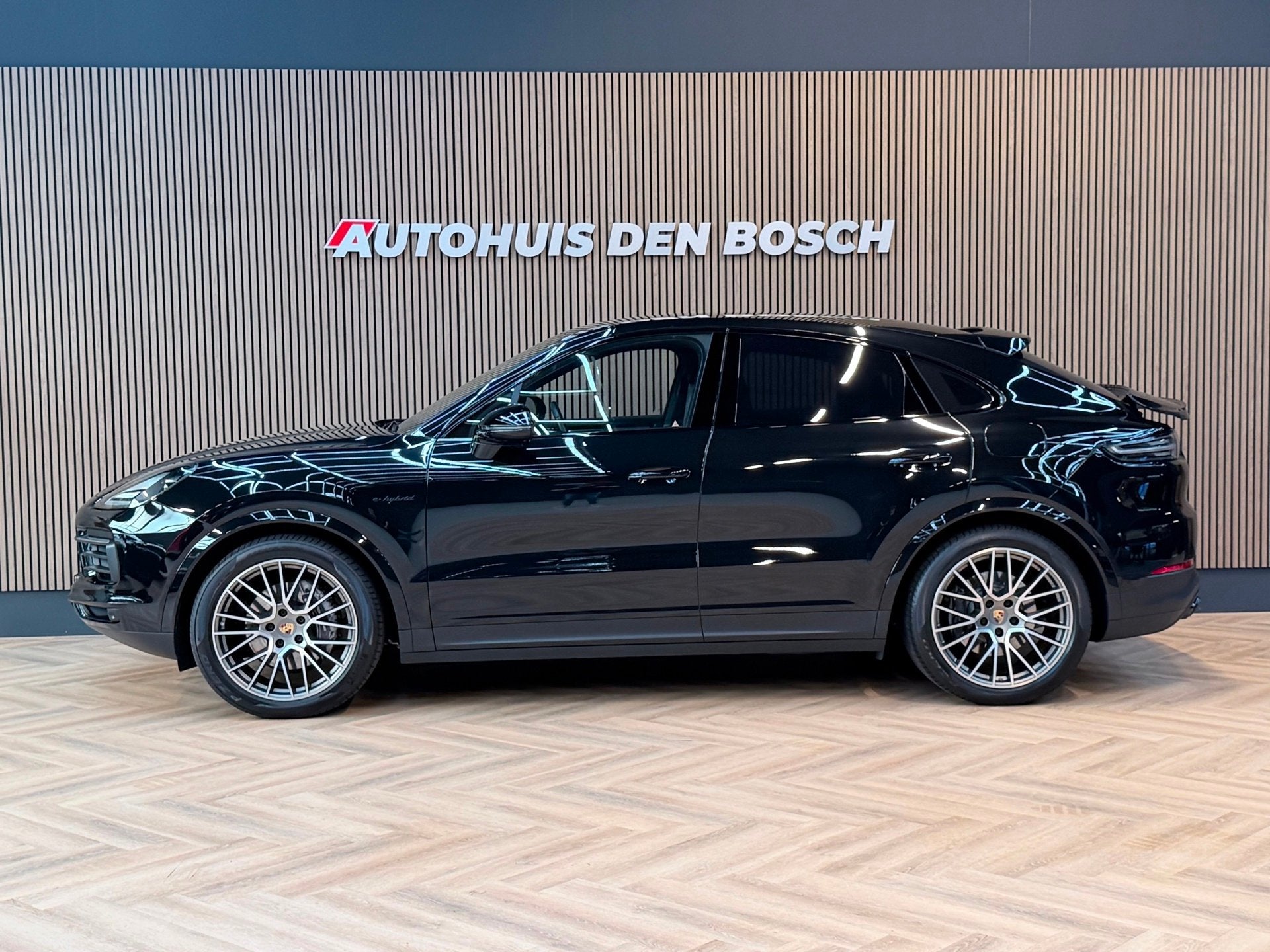 Porsche Cayenne Coupé 3.0 E-Hybrid 462PK Platinum Edition, Auto's, Porsche, Automaat, Cayenne, 14 kWh, Gebruikt