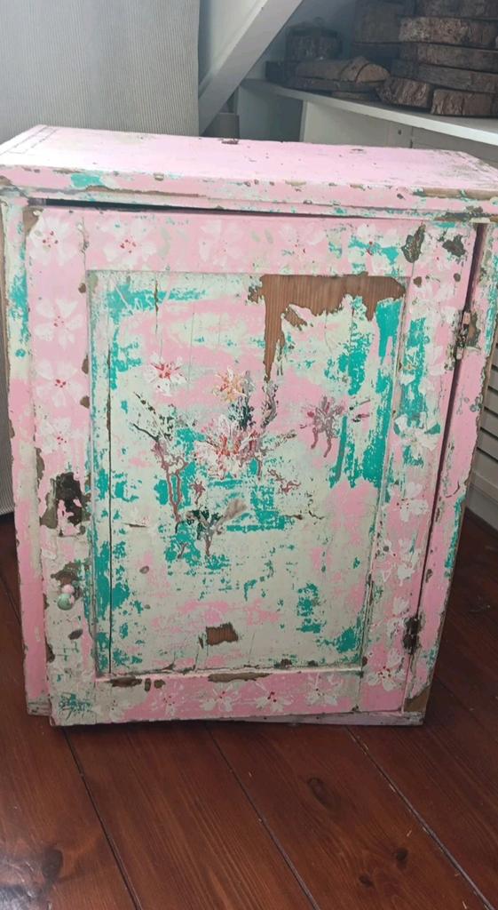 Vintage kleurrijke hangkast - 68x55x24 cm, Ophalen of Verzenden