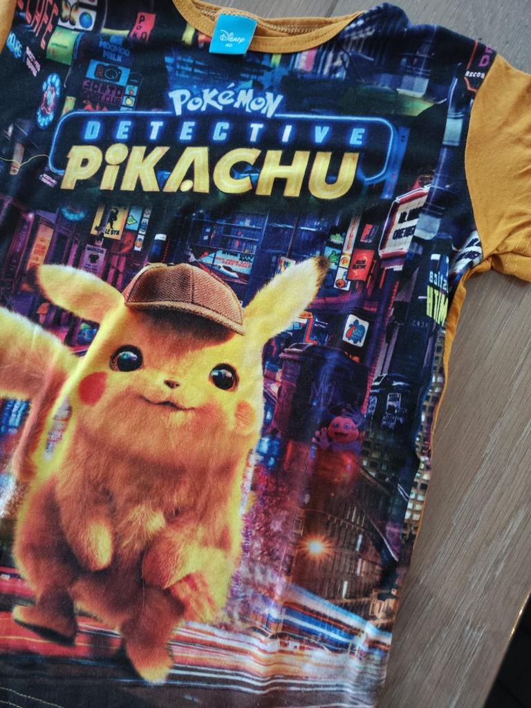 Pokémon Detective Pikachu T-shirt - Disney Maat 140, Kinderen en Baby's, Kinderkleding | Maat 146, Disney, Gebruikt, Jongen of Meisje