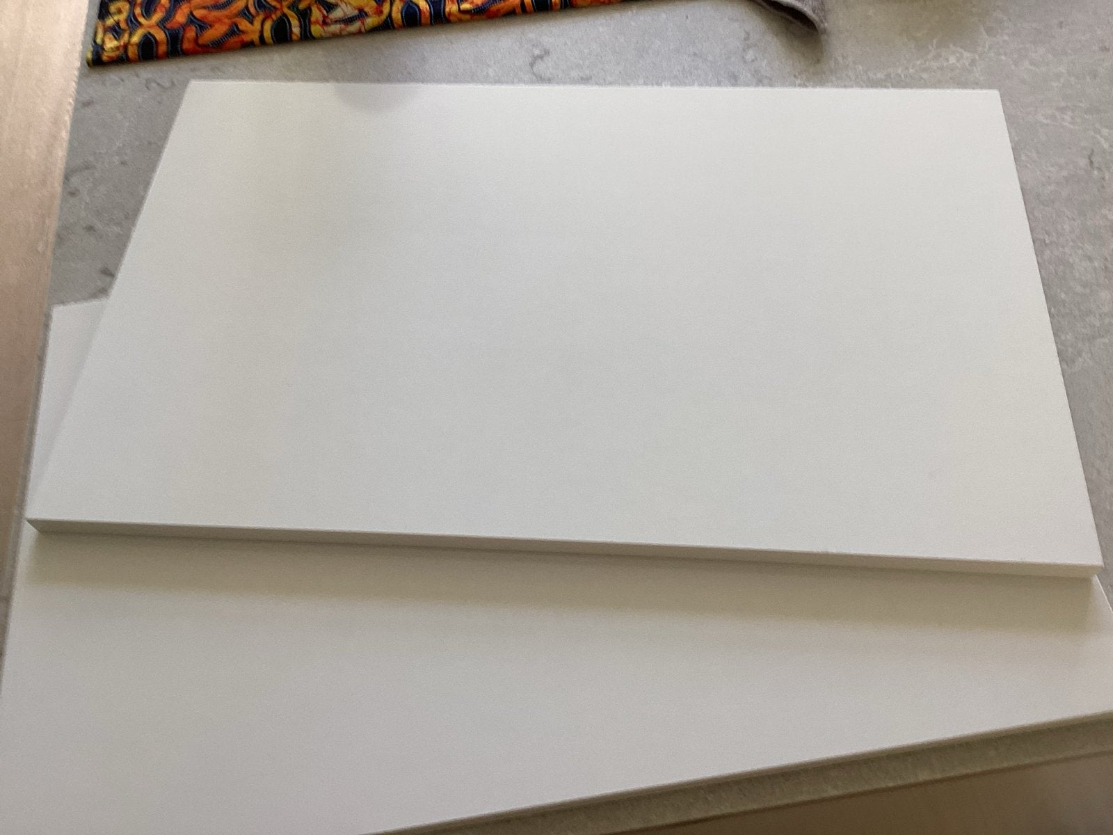 Twee glanzende witte (kast)planken 36 x 60 cm, Ophalen of Verzenden, Zo goed als nieuw