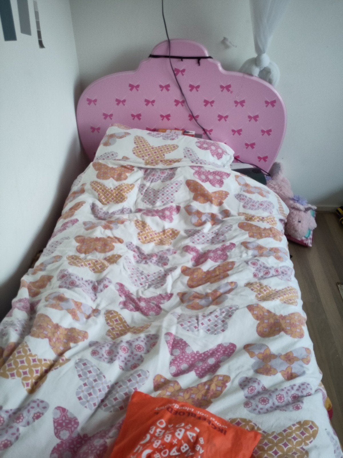 roze meisjes bed met strikjes, Ophalen, Zo goed als nieuw, Eenpersoons