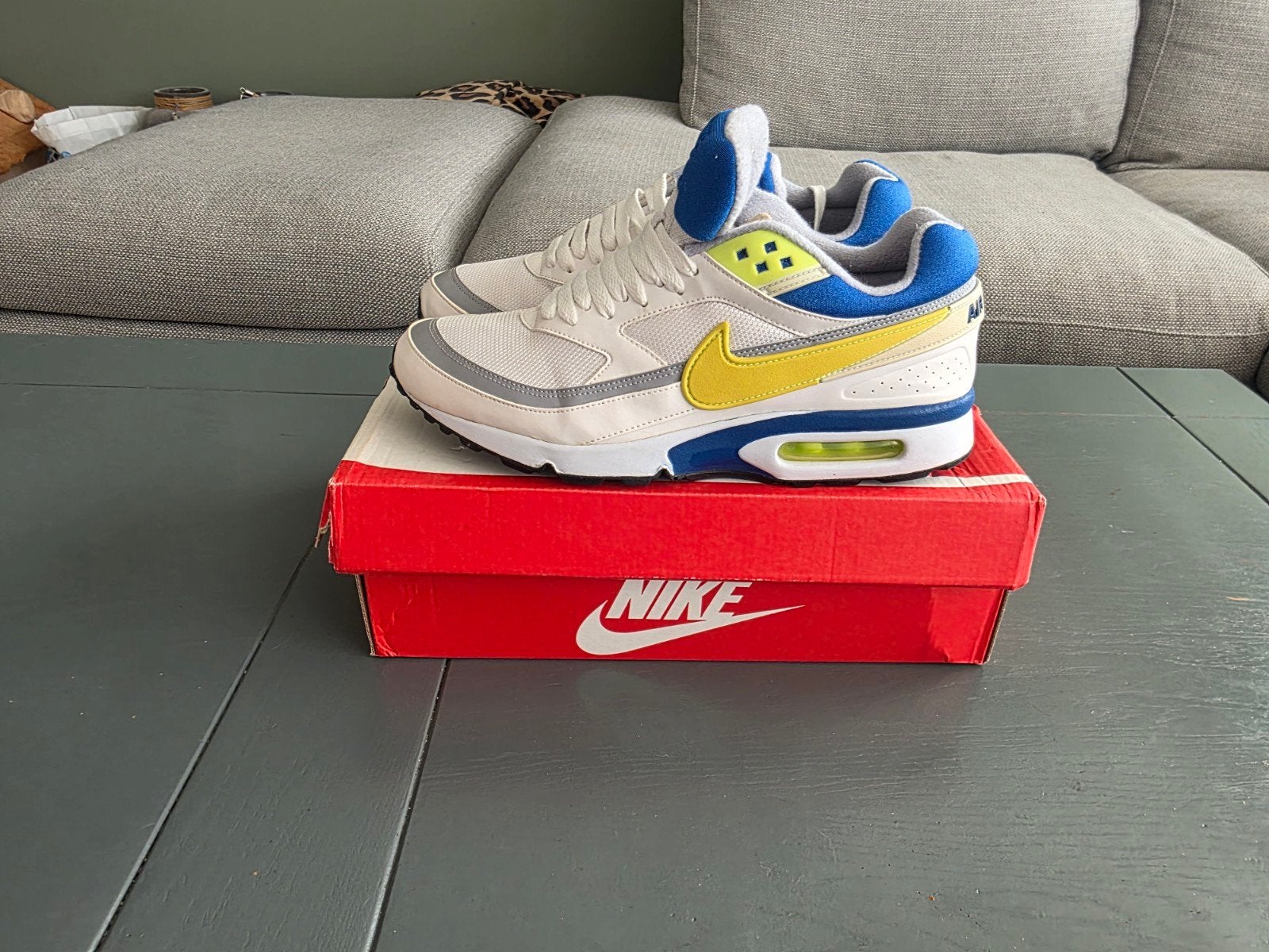Nike air max classic bw geel blauw wit maat 43, Ophalen of Verzenden, Zo goed als nieuw, Blauw