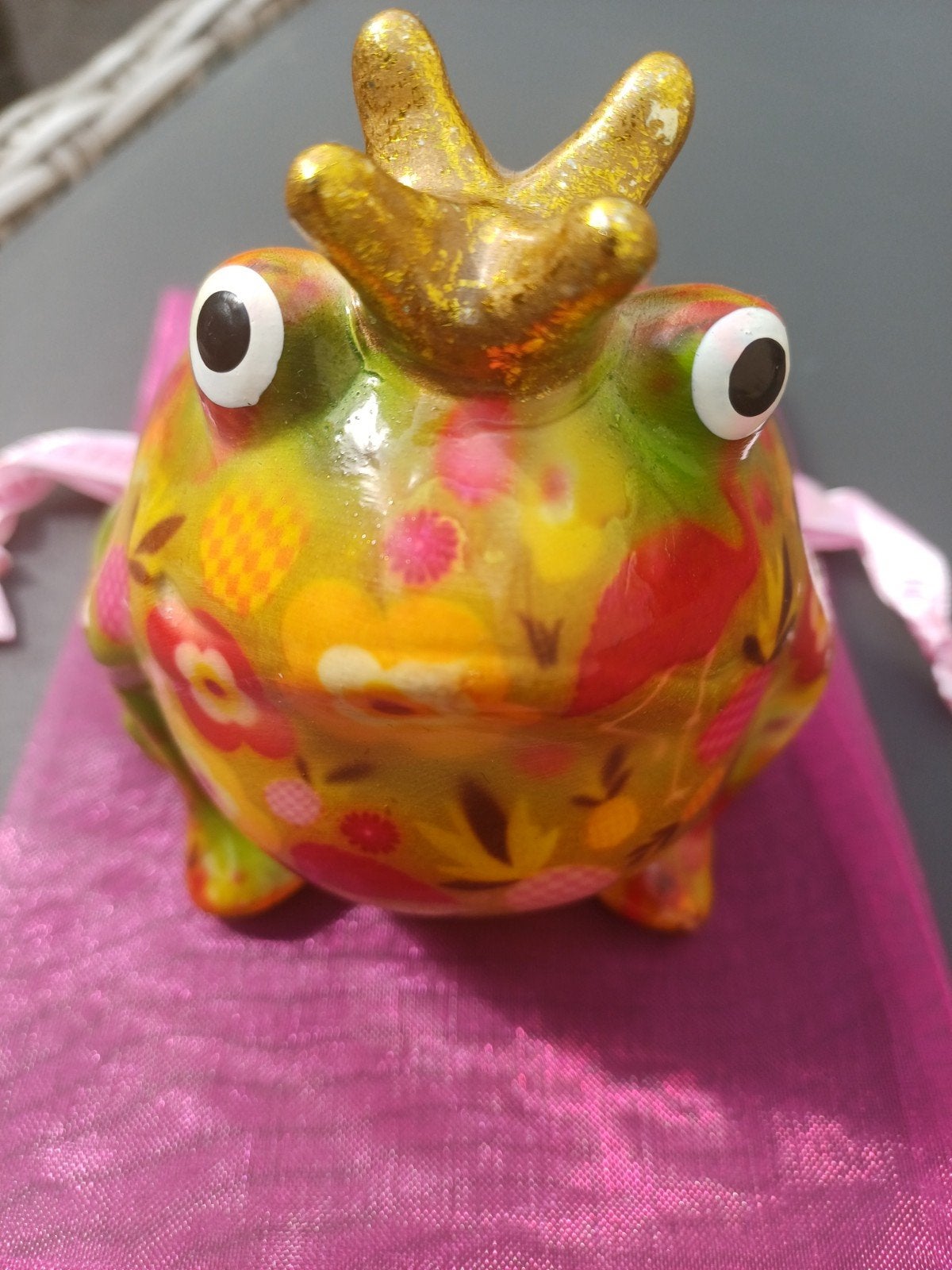 Leuk Pomme Pidou spaarpotje kikker met kroon, Ophalen of Verzenden, Zo goed als nieuw, Steen, Aardewerk of Keramiek, Dier
