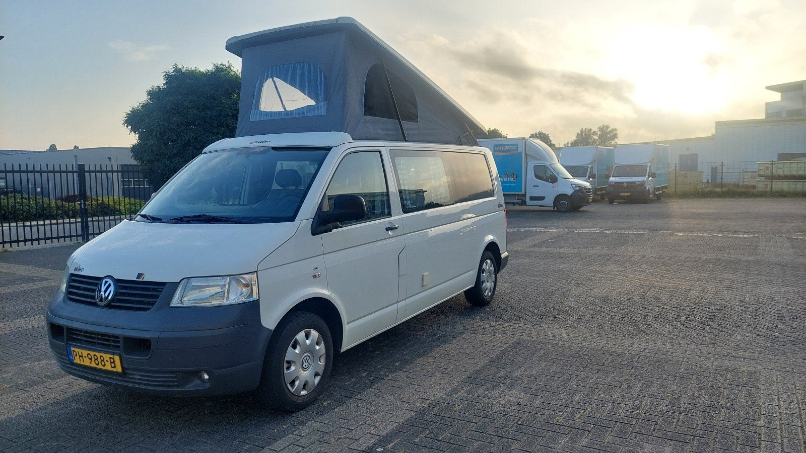 Foto 2 van VW T5 REIMO # 6 ZIT+4 SLAAPPLAATSEN # SLAAPHEFDAK #LENGTEZIT