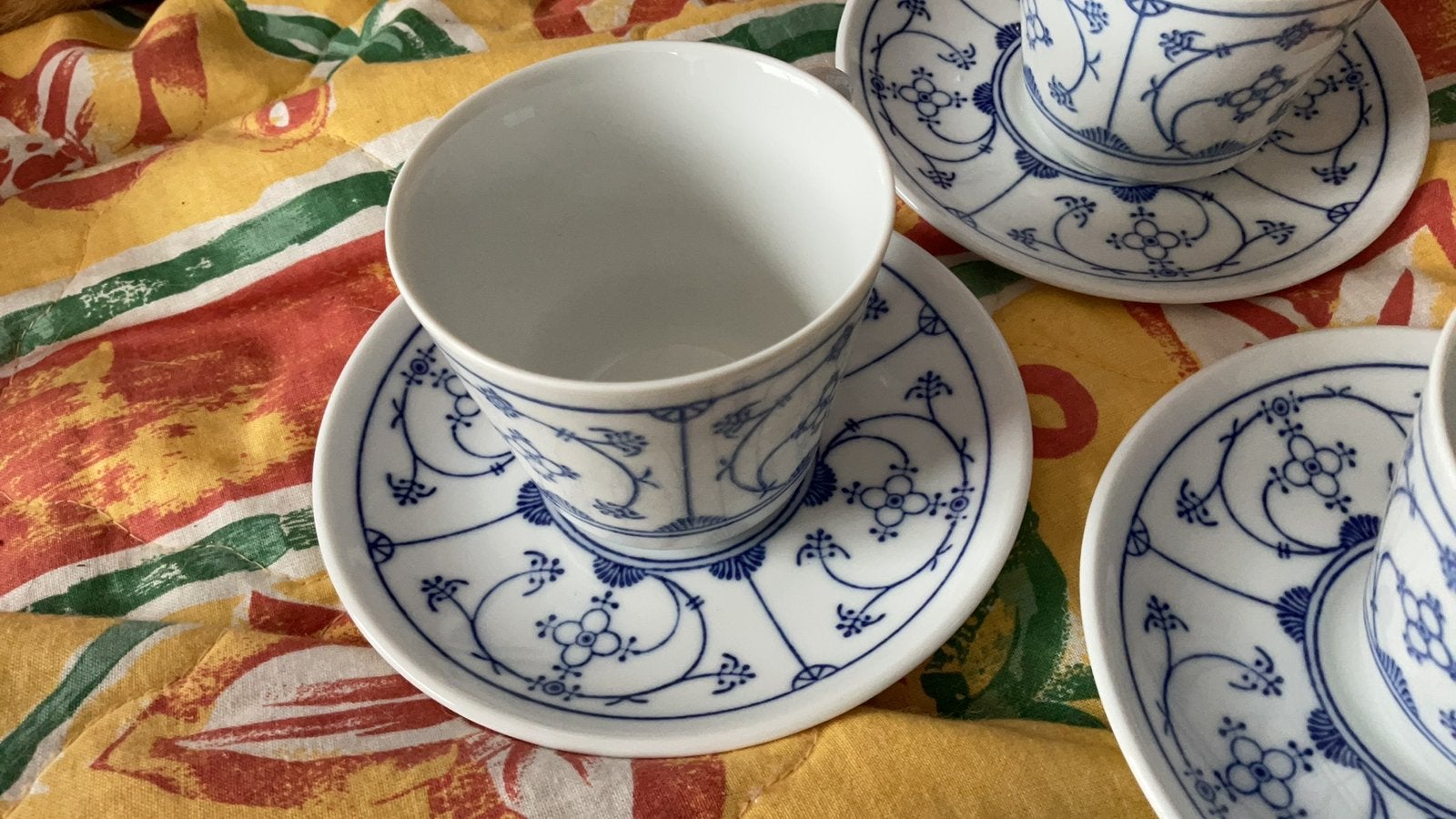 Kahla 3 kop / schotels saks blauw / wit, Huis en Inrichting, Keuken | Servies, Gebruikt, Ophalen of Verzenden, Overige stijlen