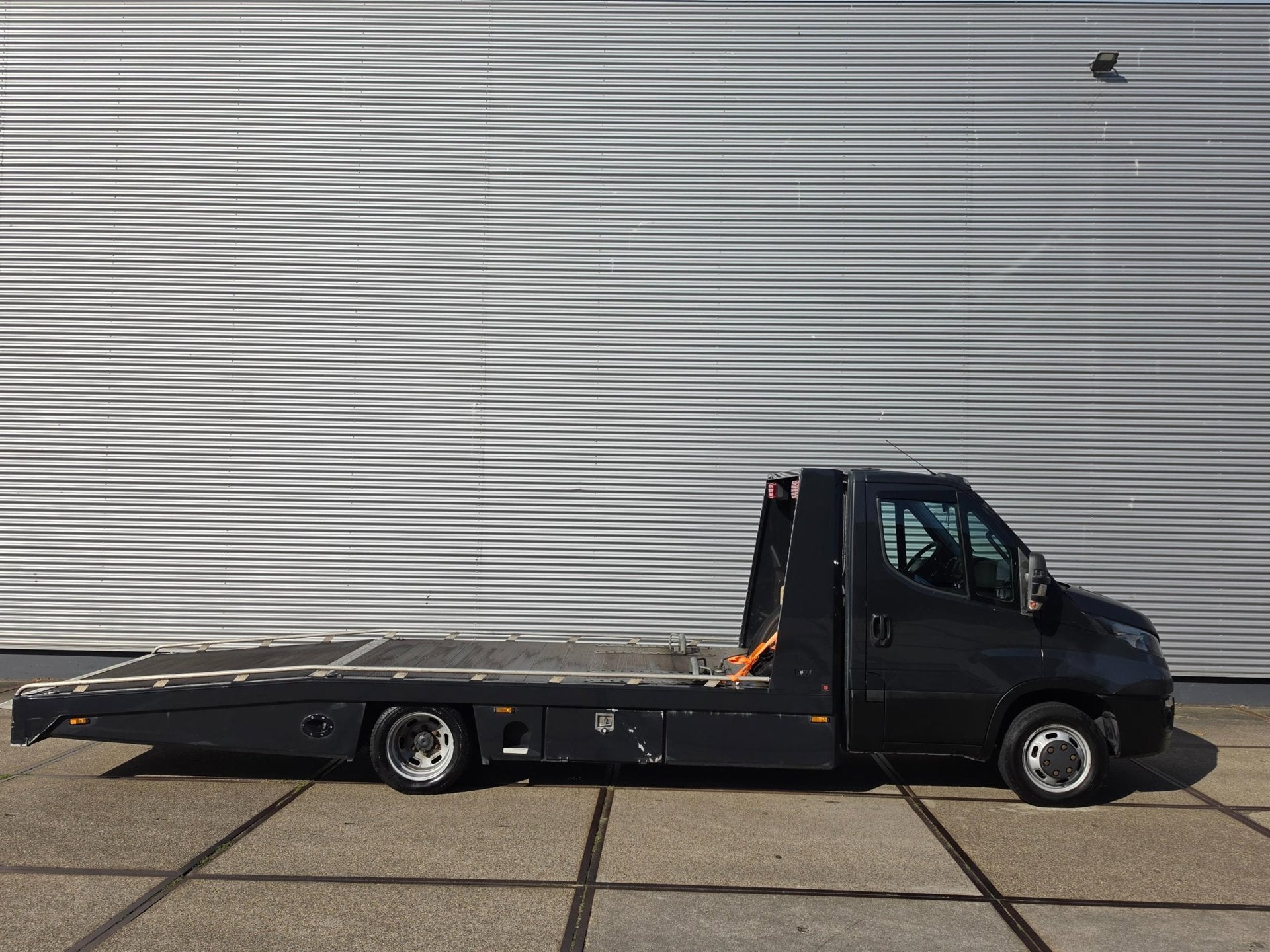 Iveco Daily 40C17 3.0 410 BE Rijbewijs, dubbel lucht, standk, Auto's, Automaat, Euro 5, Gebruikt, Zwart