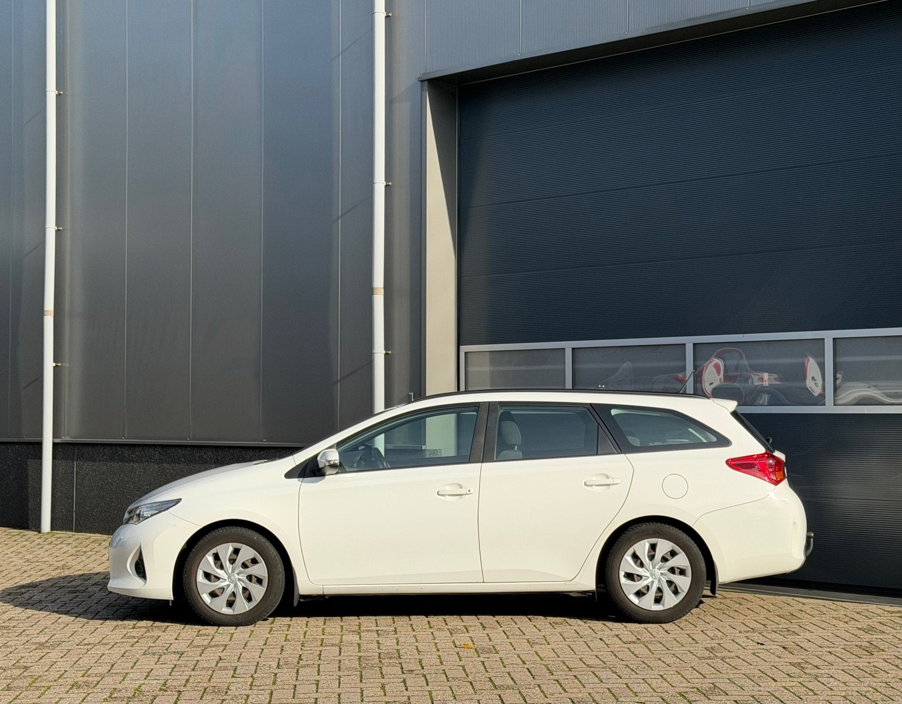 Toyota Auris 1.3 Aspiration bj.2014 Camera|Clima|Trekh|Stoel, Voorwielaandrijving, Euro 5, Gebruikt, Verwarmde buitenspiegels