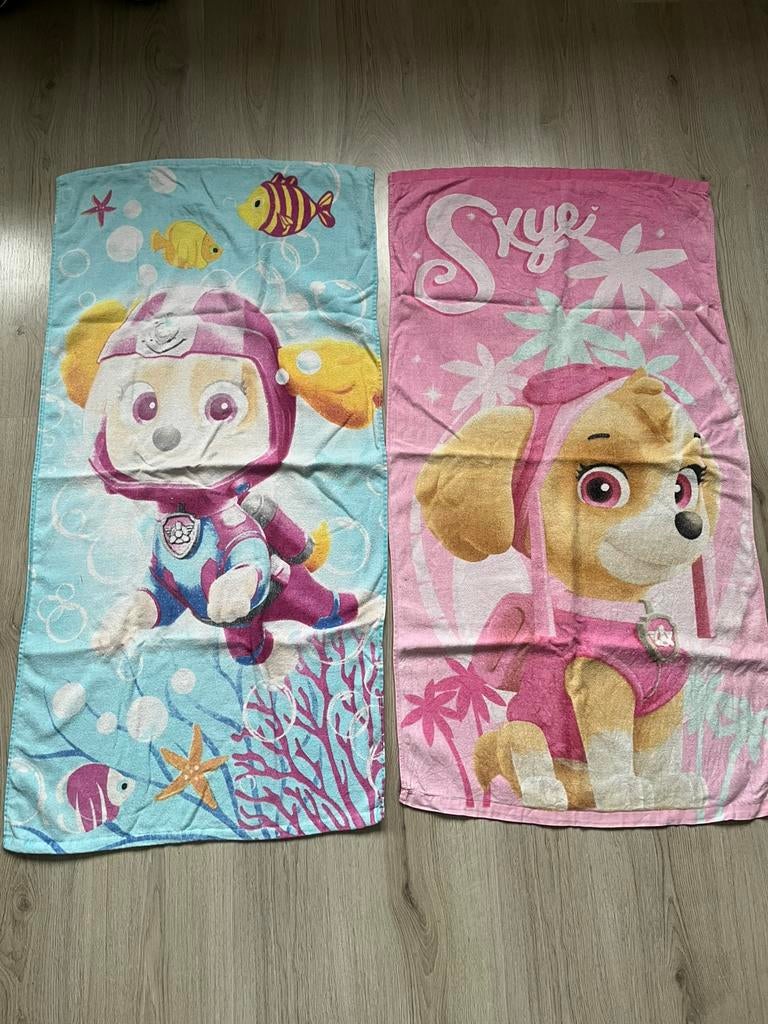 2 paw patrol skye handdoeken strand laken, Ophalen, Zo goed als nieuw
