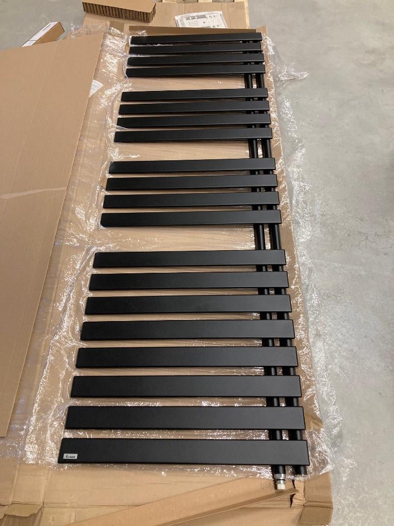 Nieuwe Vasco Aster HF-S Elektrisch 1834 x 600 RAL 9005 Zwart, Hoog rendement (Hr), Radiator, Nieuw, Ophalen of Verzenden