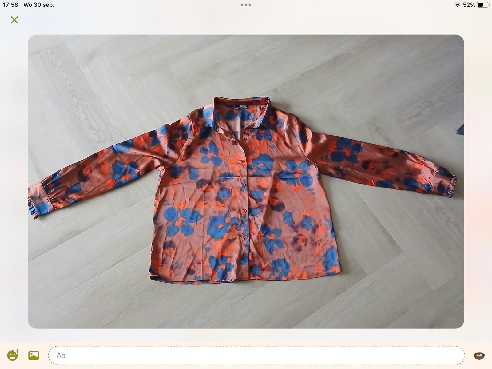 Oranje blouse met blauwe bloemenprint, Ophalen of Verzenden, Zo goed als nieuw, Maat 42/44 (L), Oranje