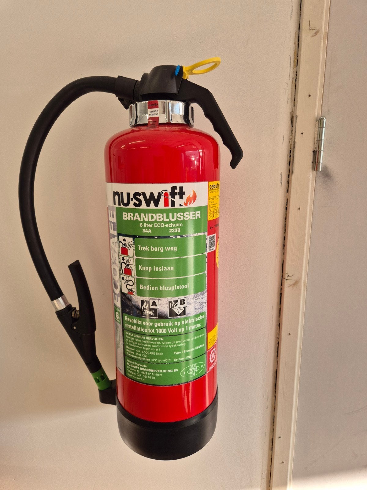 Nu-Swift 2x ECOSAFE Brandblusser 6 liter - Nieuwstaat, Ophalen, Zo goed als nieuw, Brandblusser