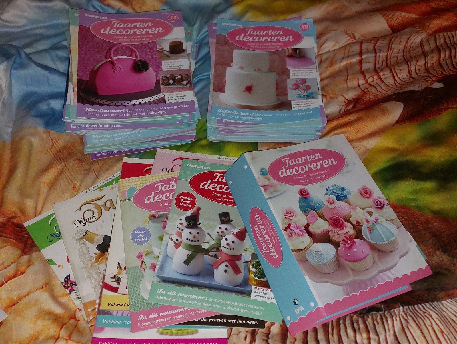 140+ edities van tijdschrift Taarten Decoreren, Hobby en Vrije tijd, Ophalen of Verzenden, Gebruikt, Taarten of Cupcakes, Boek of Tijdschrift