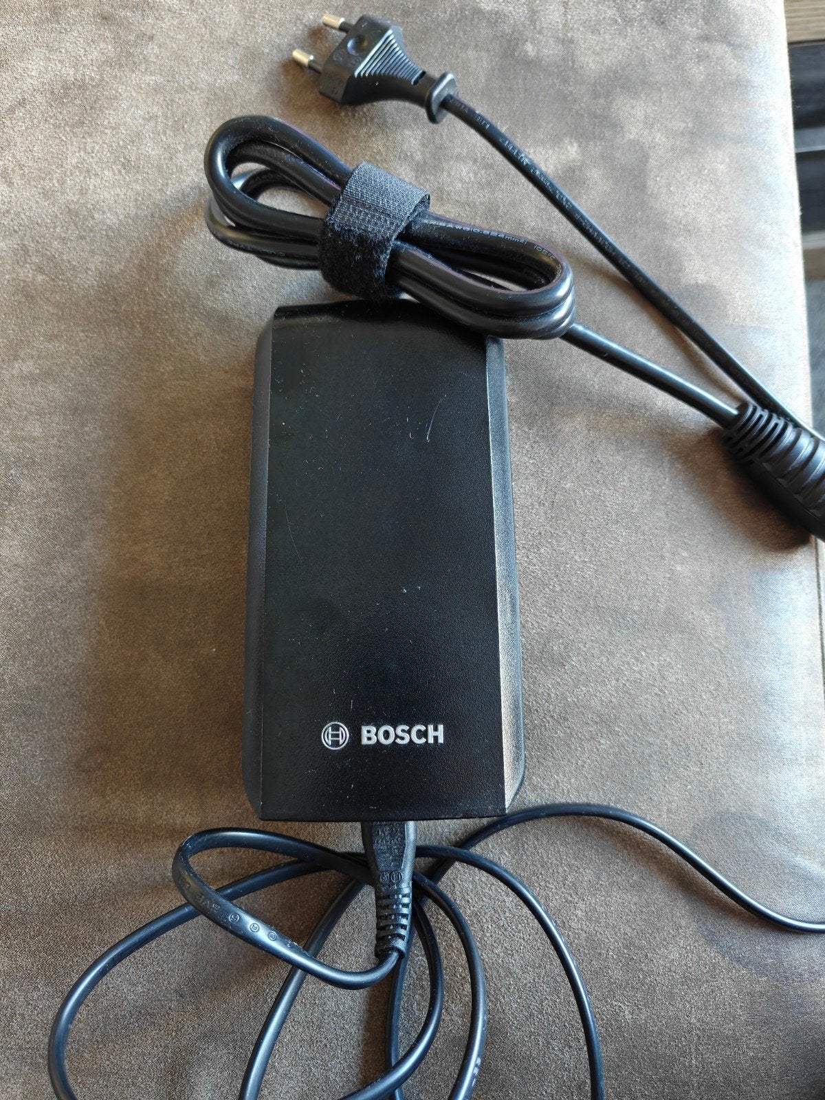 Bosch eBike acculader 36V 2A (BCS330), Zo goed als nieuw