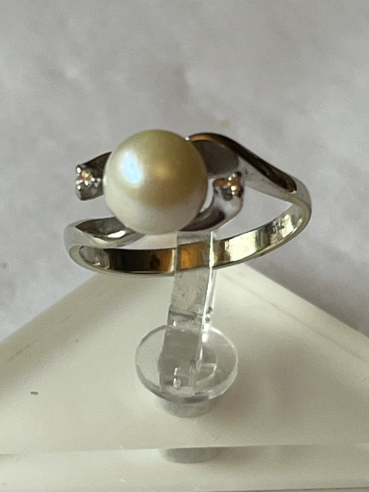Witgouden Ring met Parel en Diamanten - 18 Karaat, Verzenden, Wit, Zo goed als nieuw, 17 tot 18