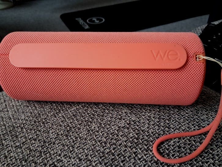 We. by Loewe draagbare Bluetooth speaker koraalrood, Overige merken, Ophalen of Verzenden, Zo goed als nieuw, Draagbare speaker