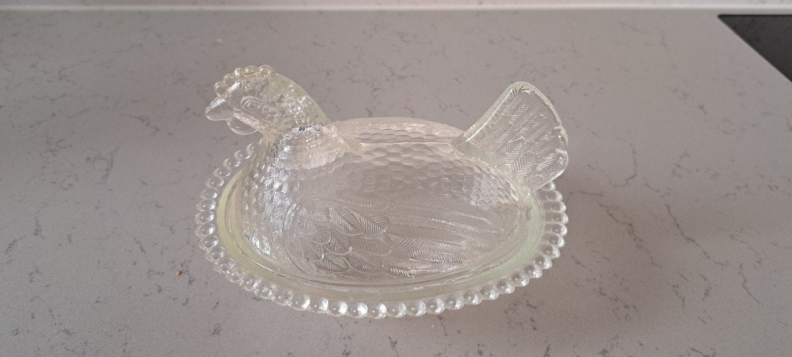 Glazen Kip op Nest - Vintage Eierhouder, Ophalen of Verzenden