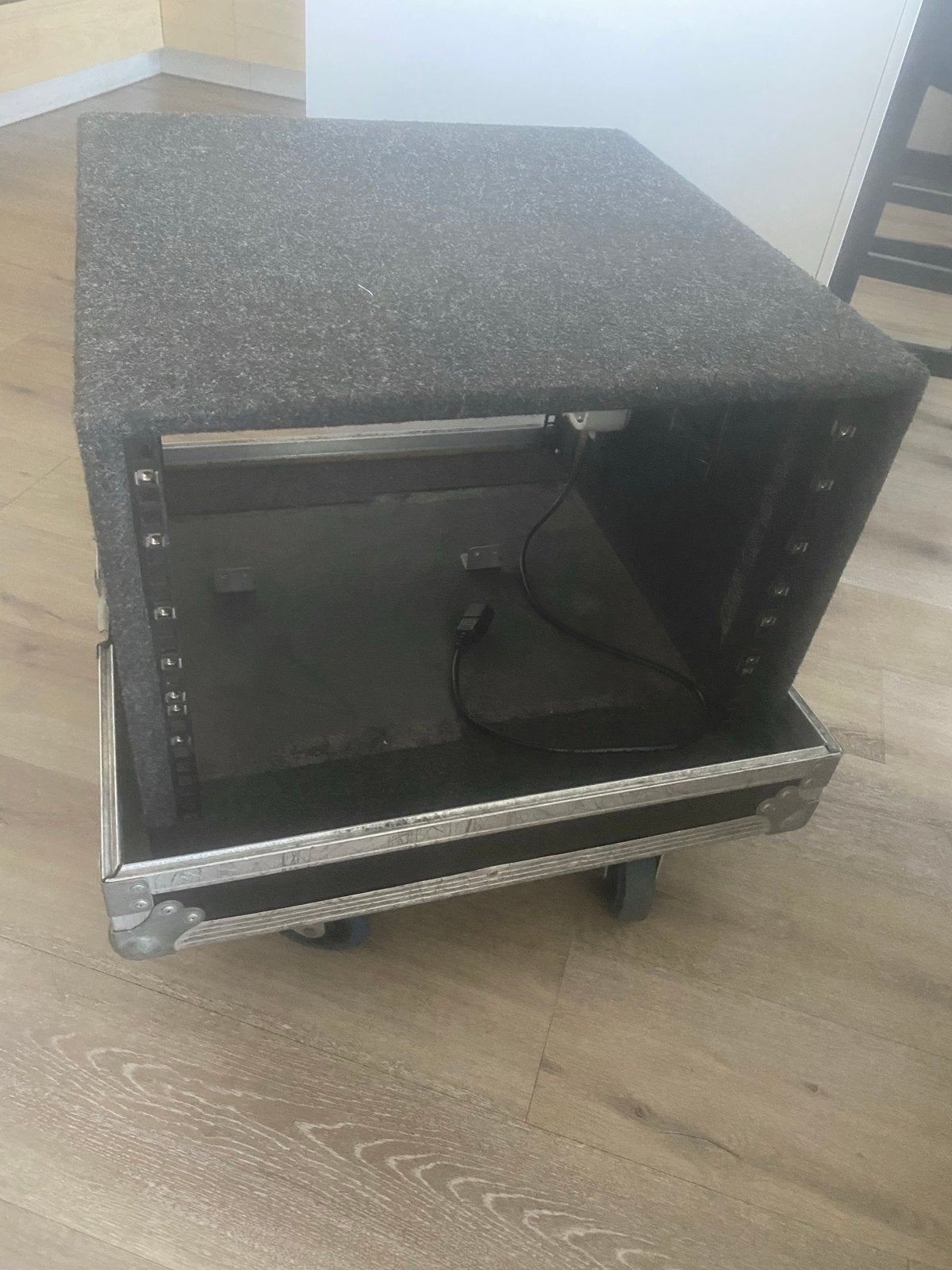 Stolpcase inclusief 8U rack voor apparatuur !!!, Gebruikt, Speaker of Versterker, Ophalen of Verzenden, Nvt