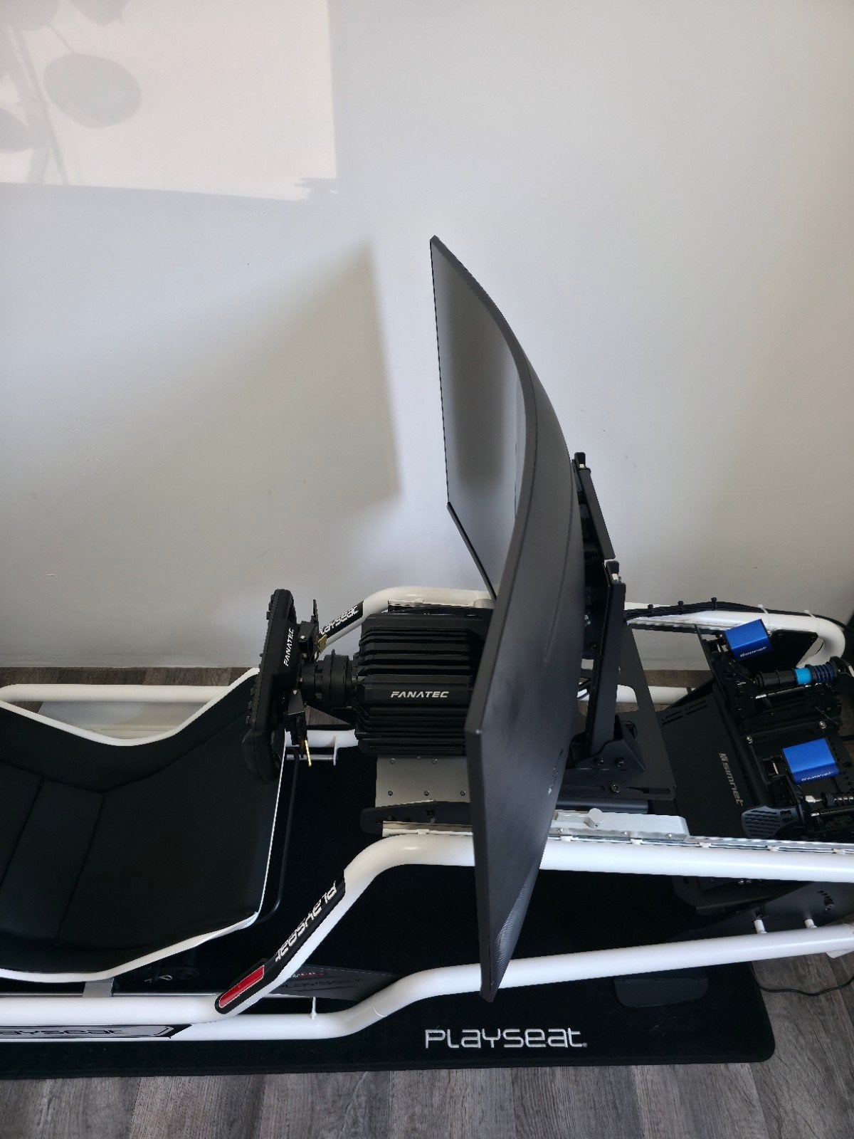 Foto 10 van Complete Simrig! Fanatec DD 18nm, F1 V2.5, Simnet, Haptics!