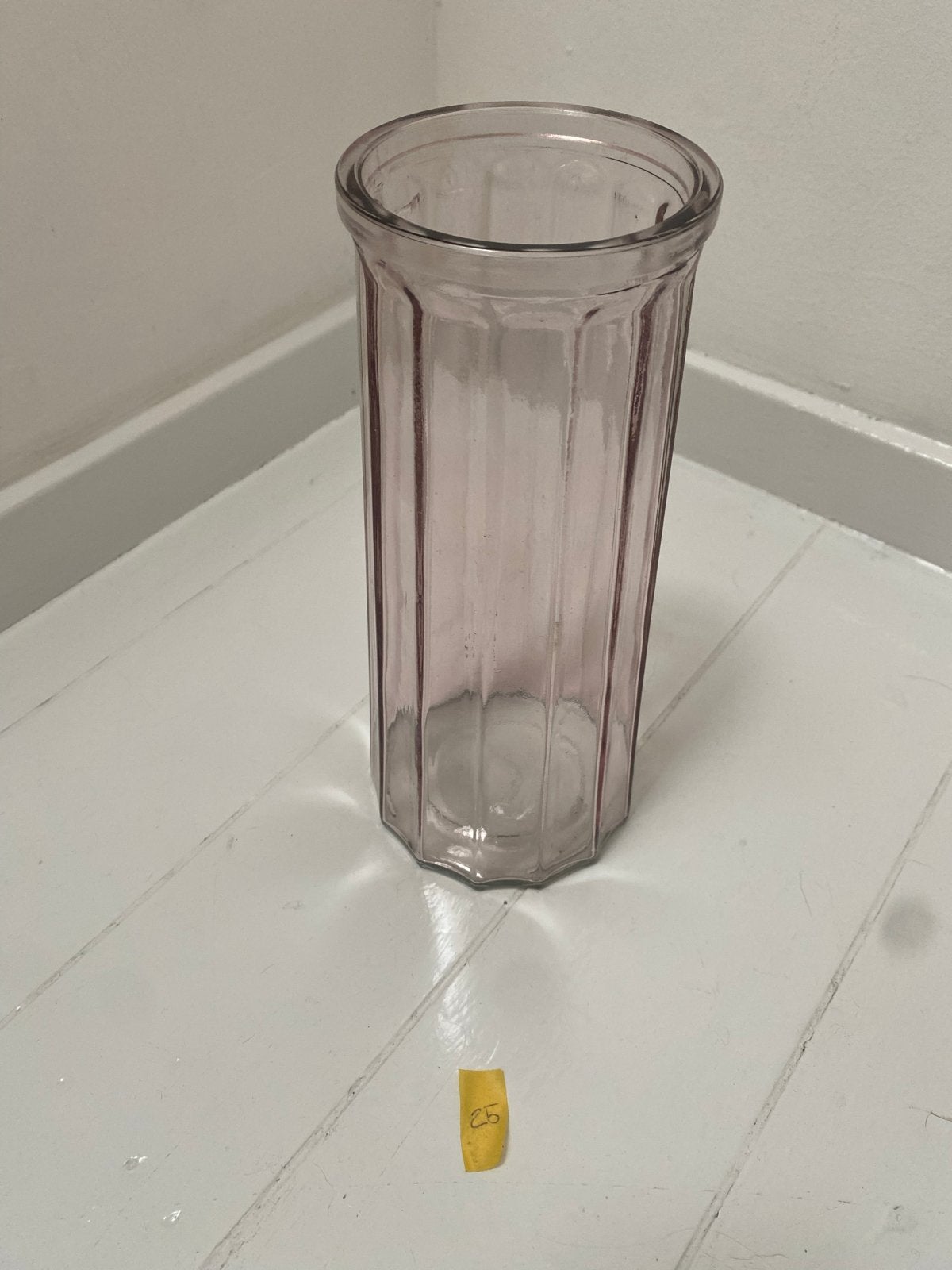 Vintage glazen vaas/beker in roze tint, Ophalen of Verzenden
