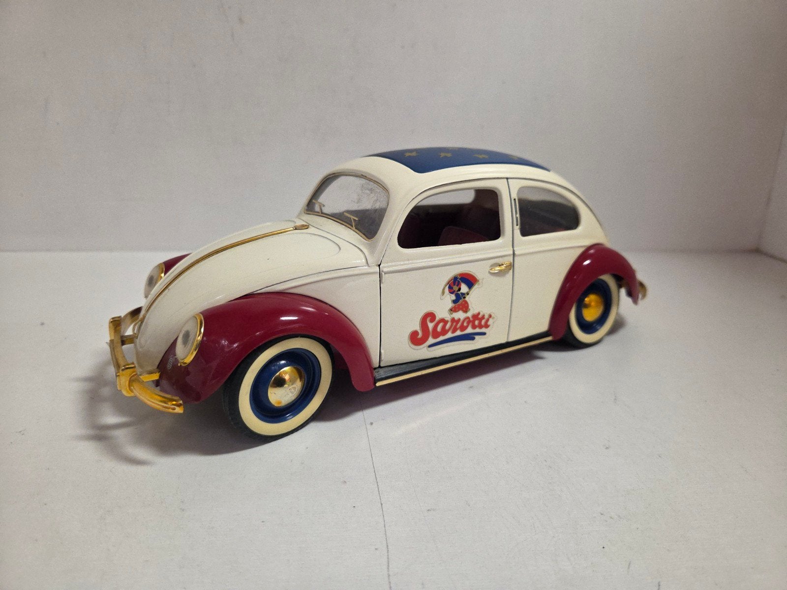Solido Volkswagen Kever "Sarotti" 1:18, Hobby en Vrije tijd, Modelauto's | 1:18, Ophalen of Verzenden, Zo goed als nieuw, ., .
