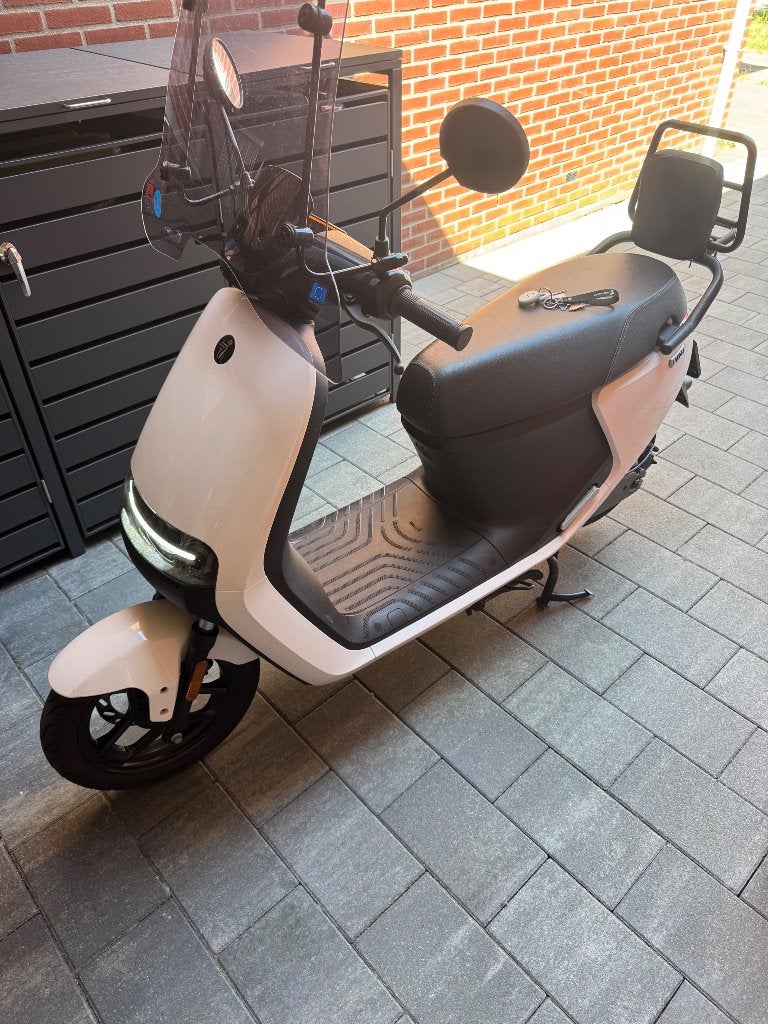 Segway e110s snorscooter zgan 7286 km, Fietsen en Brommers, Snorfietsen en Snorscooters, Elektrisch, Zo goed als nieuw, Ophalen