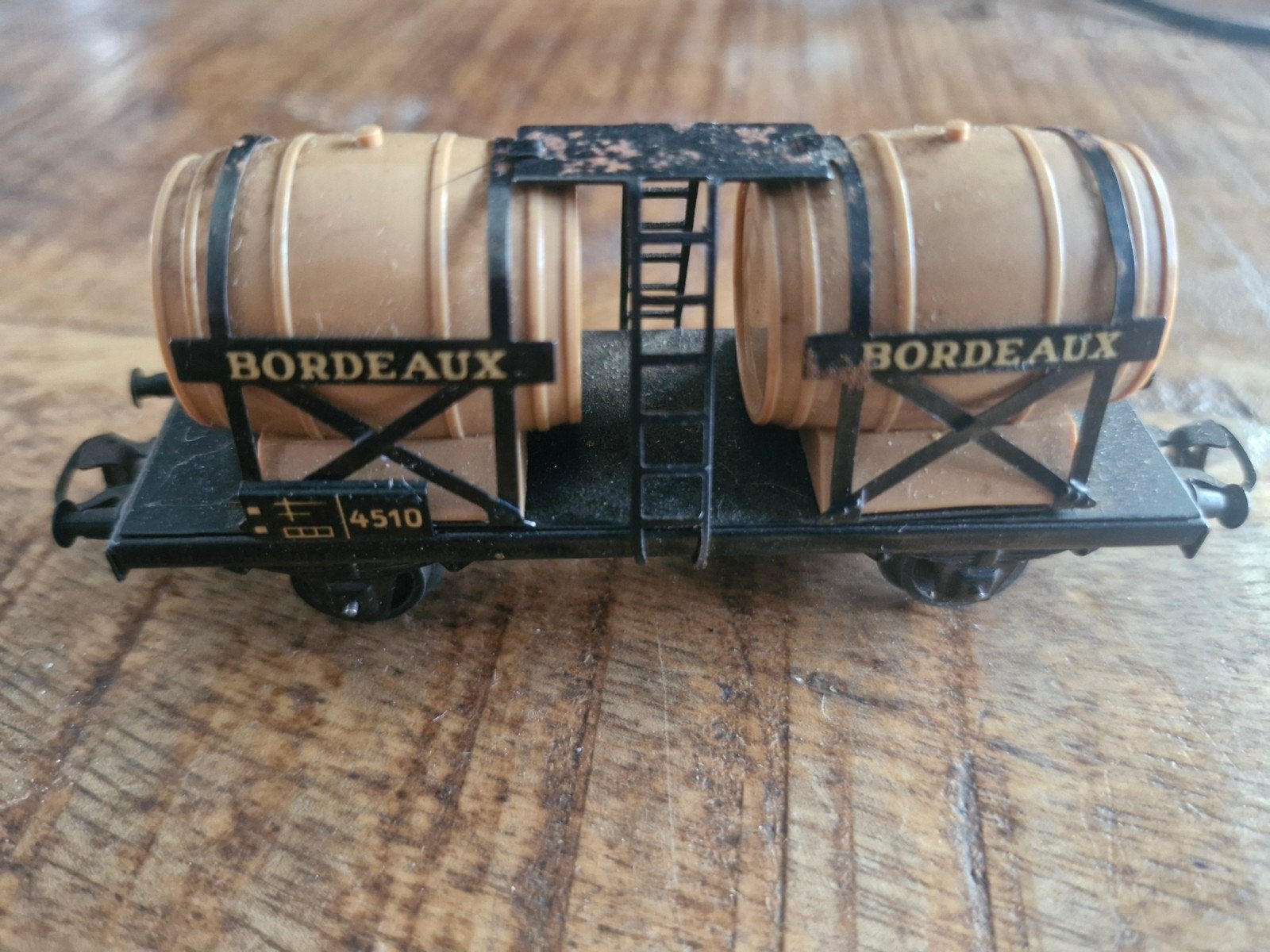 Märklin 4510 Bordeaux Wijnvatwagon - Zo goed als nieuw, Wisselstroom, Wagon, Ophalen of Verzenden, Zo goed als nieuw