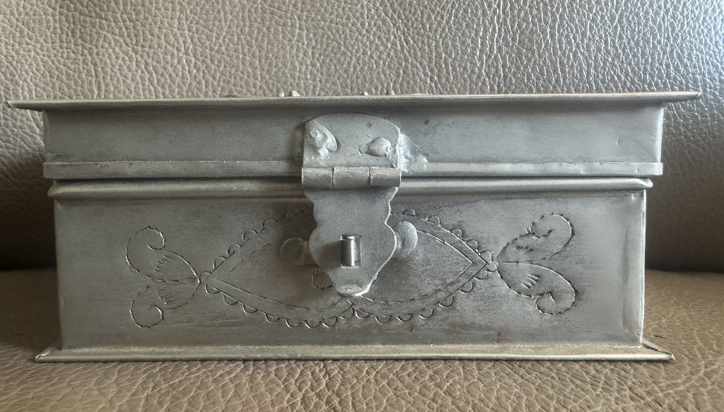 Metalen kistje met mooie gravure, Ophalen of Verzenden, Zo goed als nieuw, Metaal