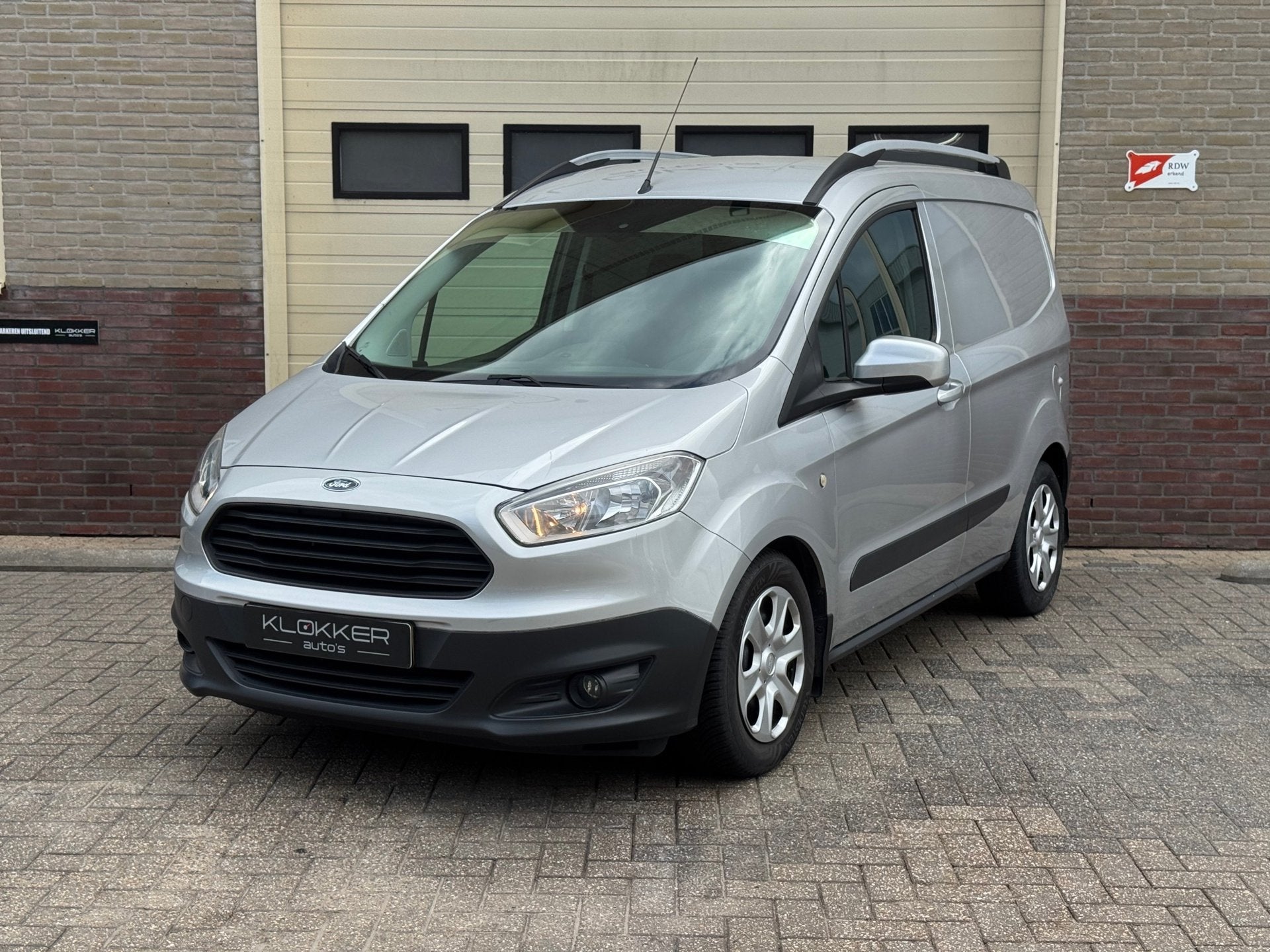 Ford Transit Courier 1.5 TDCI 1E EIG|Cruise|PDC|Trekhaak|Eur, Auto's, Voorwielaandrijving, Stof, Gebruikt, Origineel Nederlands