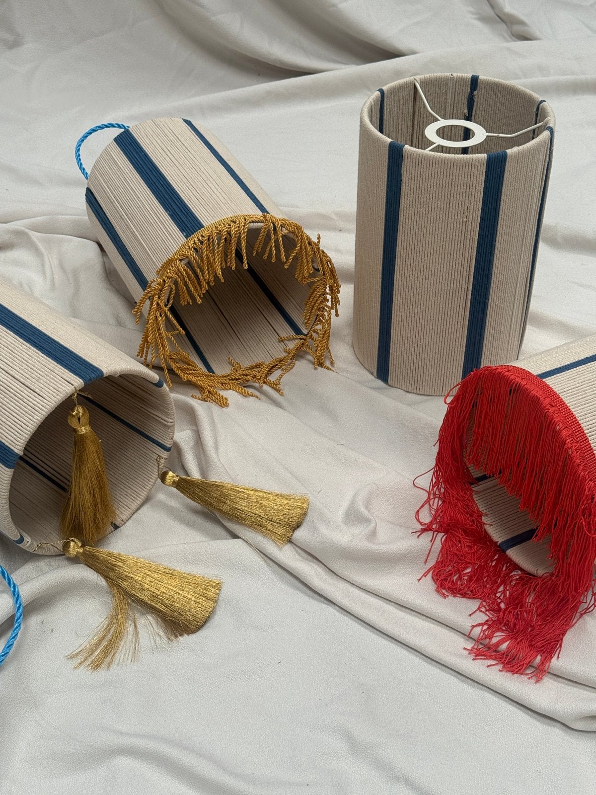 Set van 18 decoratieve lampenkappen met kwastjes, Huis en Inrichting, Gebruikt, Rond, Ophalen of Verzenden, Textiel