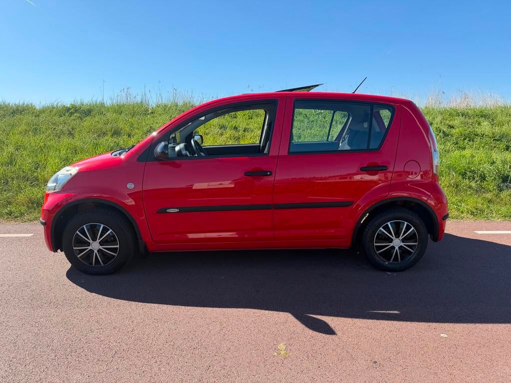 Daihatsu Sirion 2 1.0-12V PREMIUM UITVOERING / APPLE CARPLAY, Voorwielaandrijving, Stof, Gebruikt, Bedrijf