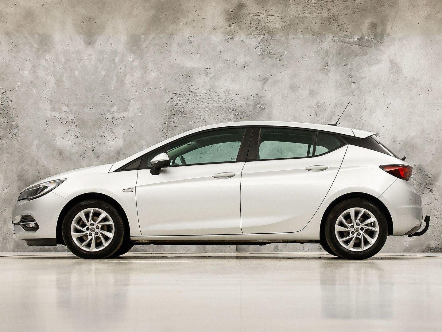 Opel Astra 1.2 Sport (NAVIGATIE, CLIMATE, CAMERA, TREKHAAK,, Voorwielaandrijving, 12 maanden, Stof, Gebruikt