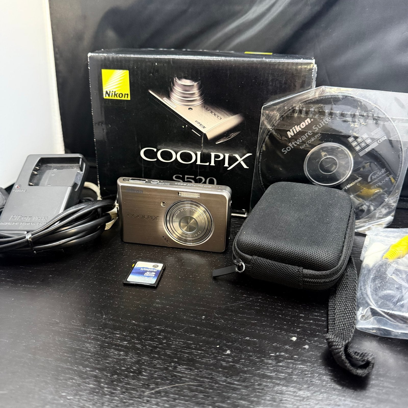 Nikon Coolpix S520 Compactcamera - Nieuwstaat - compleet, Audio, Tv en Foto, Fotocamera's Digitaal, S, Ophalen of Verzenden, Zo goed als nieuw