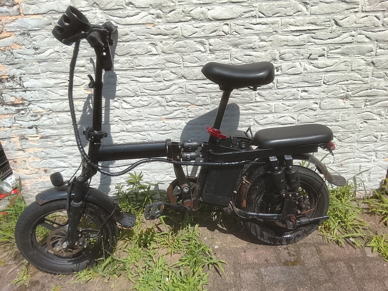 Opknapper: Opvouwbare E-bike met defecten, Minder dan 30 km per accu, Gebruikt, Minder dan 47 cm, Ophalen