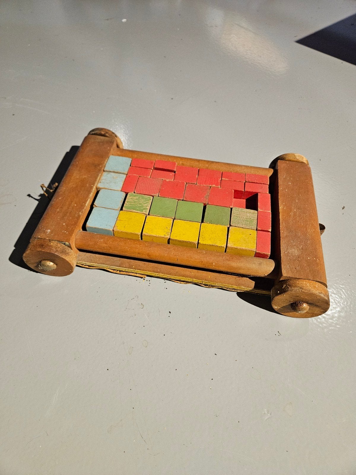 Vintage houten schuifpuzzel met gekleurde blokjes, Ophalen of Verzenden