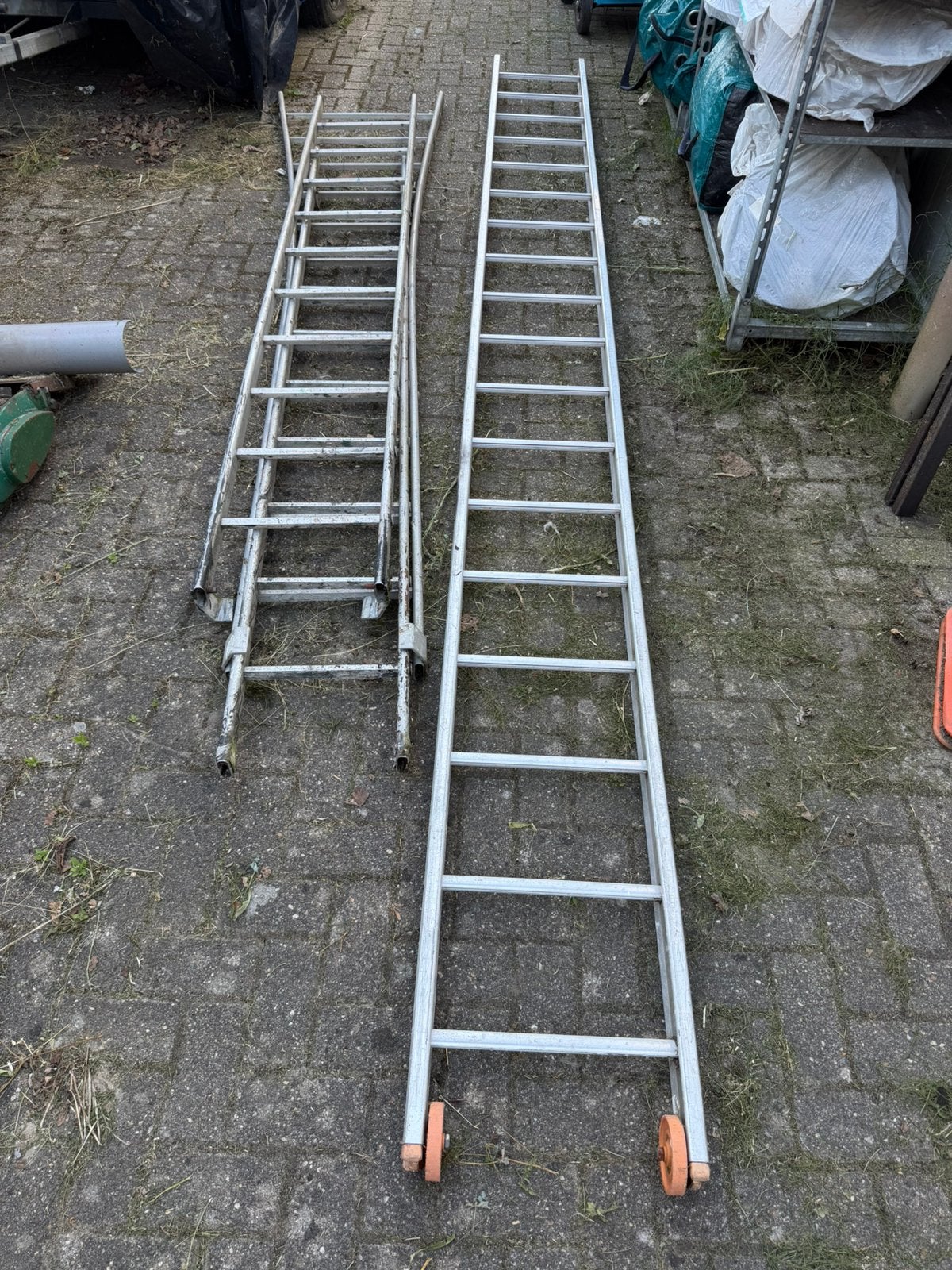 2 lange laders, Ophalen, Zo goed als nieuw, Ladder, Minder dan 2 meter
