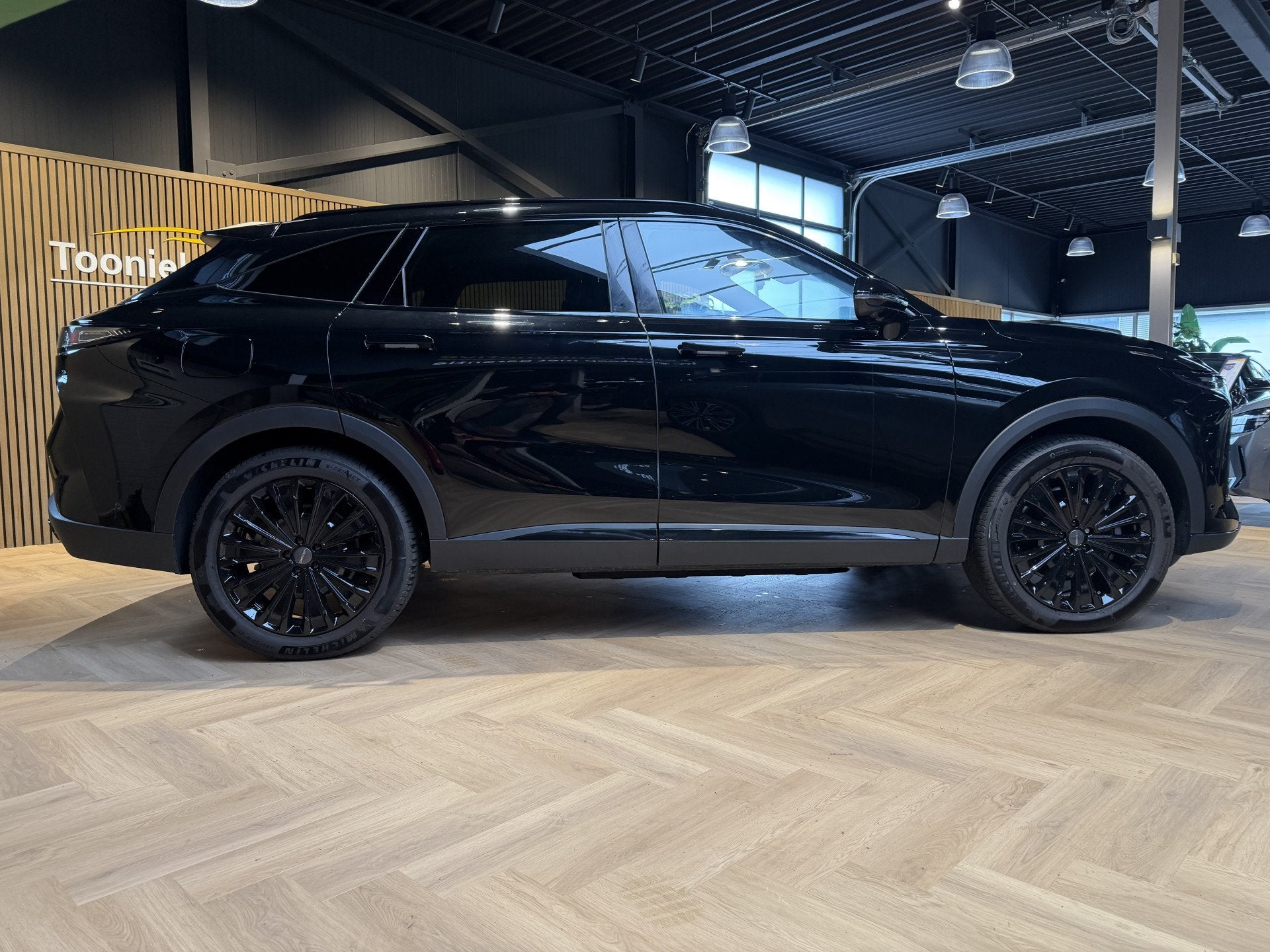Omoda 9 1.5T-GDi SHS-P Premium 5p PANORAMADAK | BLACK EDETIO, Auto's, Automaat, Gebruikt, Bedrijf, Vierwielaandrijving
