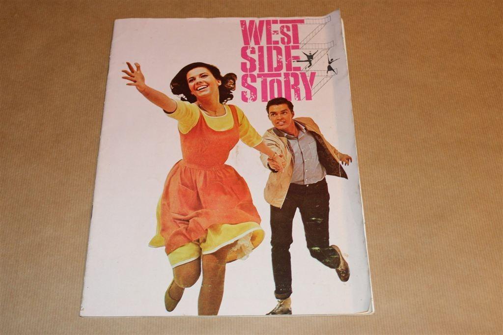West Side Story — Leonard Bernstein [1957] — Programmaboek, Boeken, Ophalen of Verzenden, Gelezen, Ballet of Musical