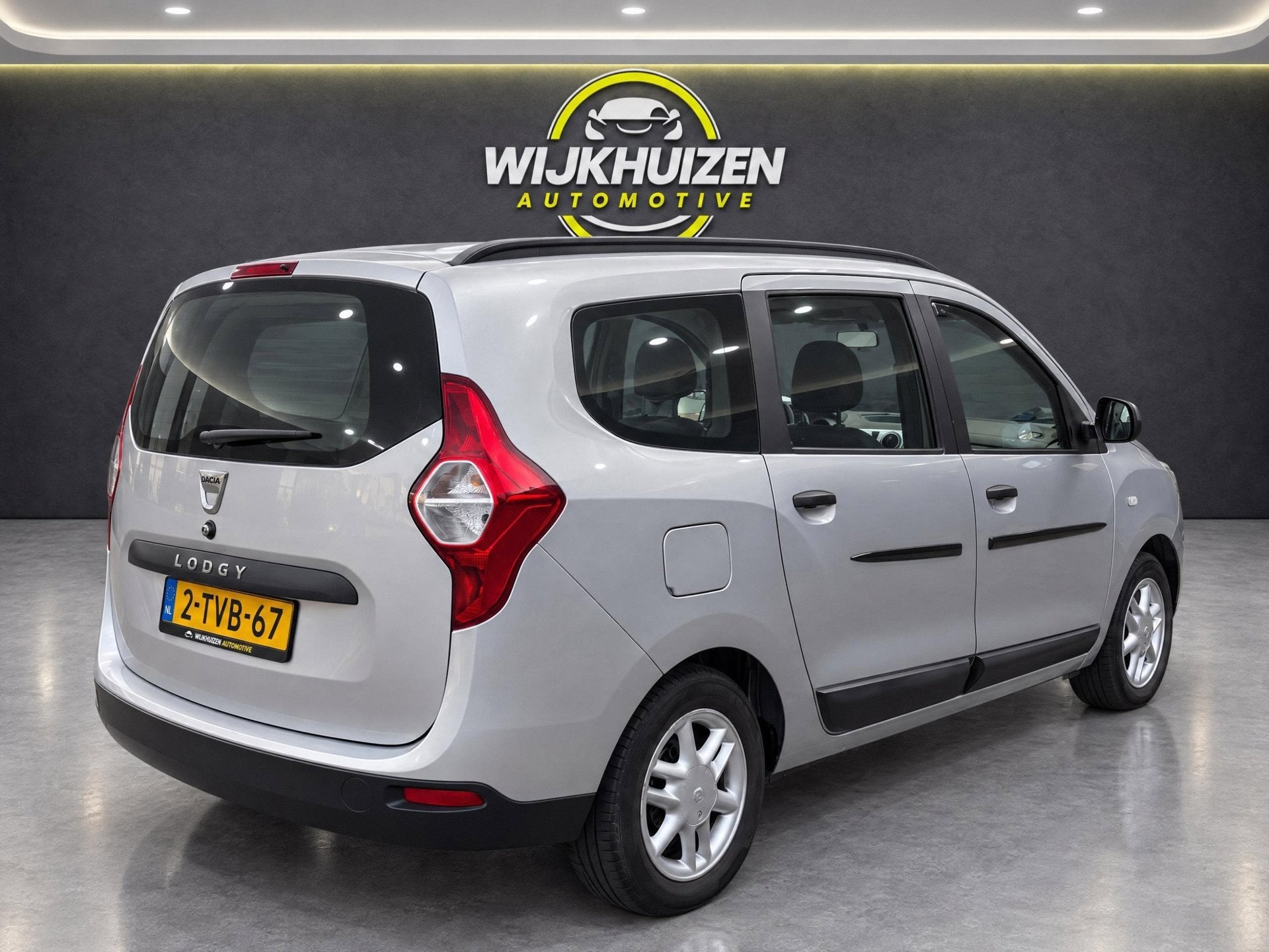 Dacia Lodgy 1.6 MPi 7 Persoons met 15 Inch ! Nette staat ! E, Auto's, Voorwielaandrijving, Stof, Gebruikt, Zwart