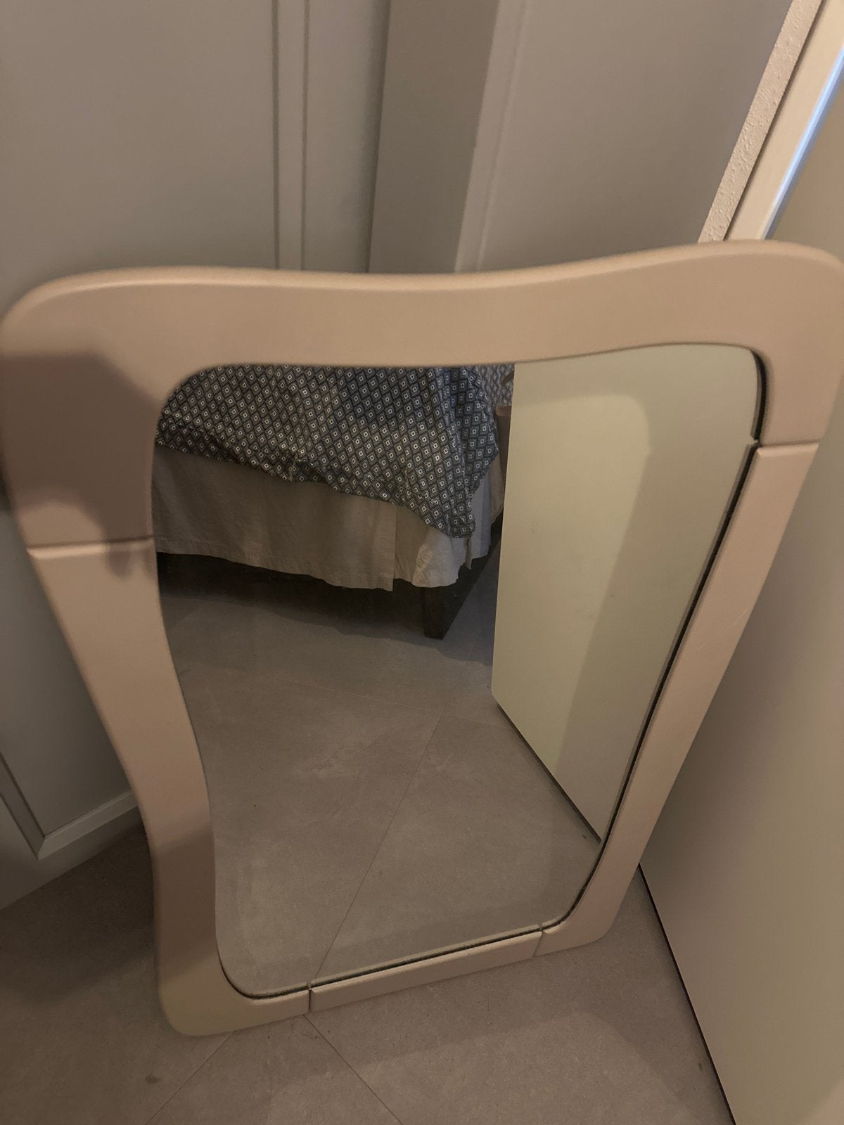 Nieuwe organische H&M Home spiegel, Huis en Inrichting, Ophalen, Nieuw, Overige vormen, 50 tot 75 cm